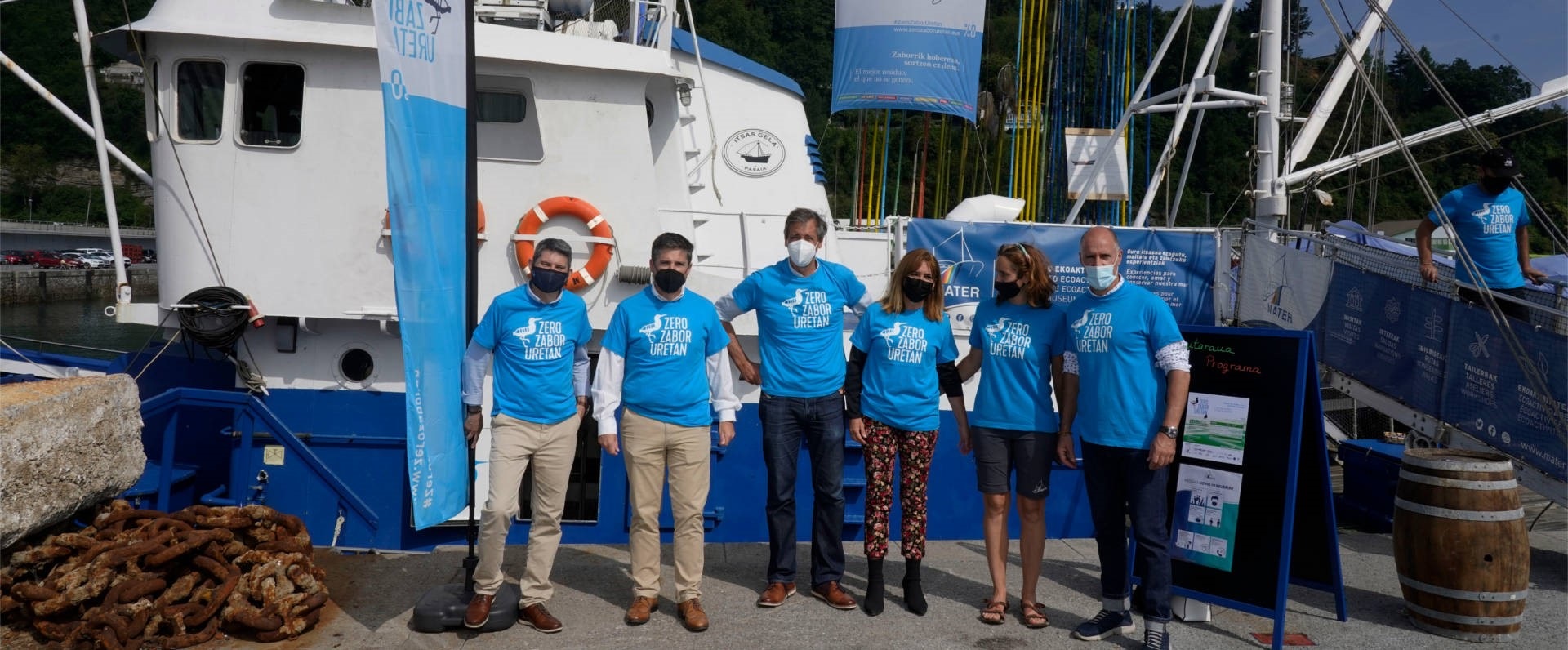 La campaña Zero Zabor Uretan vuelve a recorrer los puertos vascos para sensibilizar sobre la contaminación marina