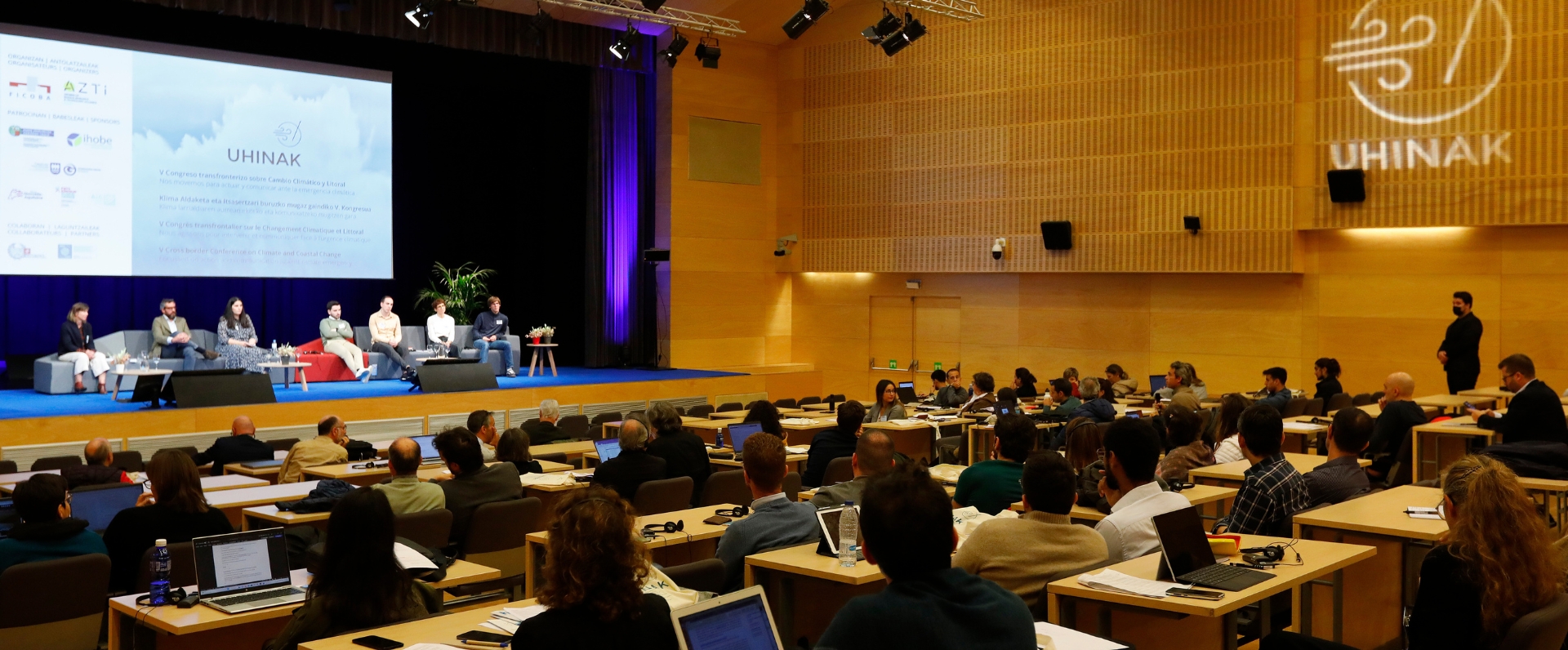 La calidad de las ponencias convierte Uhinak en un congreso internacional de referencia entorno a los efectos del cambio climático en el litoral 